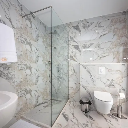Otel Riviera 4*